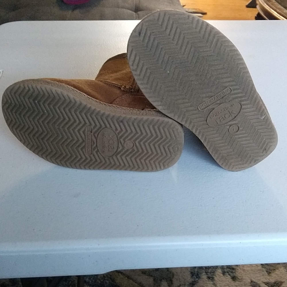 Winter Boots - Picture 5 of 8